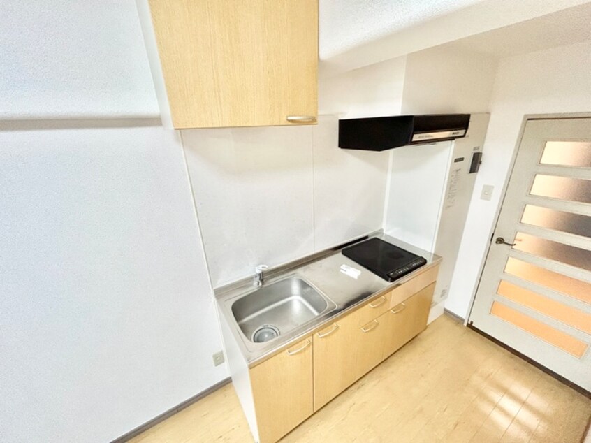 キッチン ｵｰｸﾗﾝドｱｻｰﾄ折尾