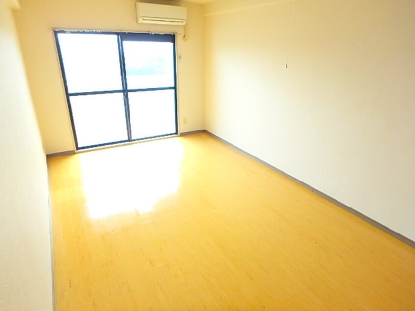 居室 ｵｰｸﾗﾝドｱｻｰﾄ折尾