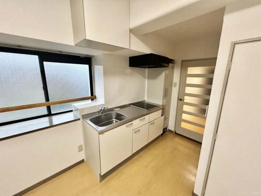 キッチン ｵｰｸﾗﾝドｱｻｰﾄ折尾