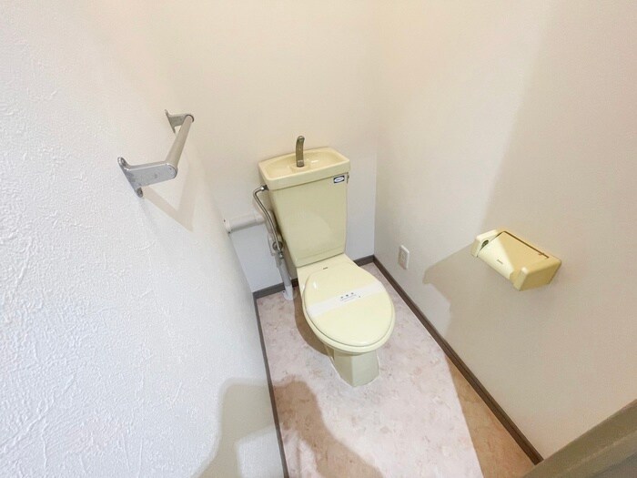 トイレ ｵｰｸﾗﾝドｱｻｰﾄ折尾