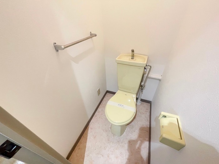 トイレ ｵｰｸﾗﾝドｱｻｰﾄ折尾