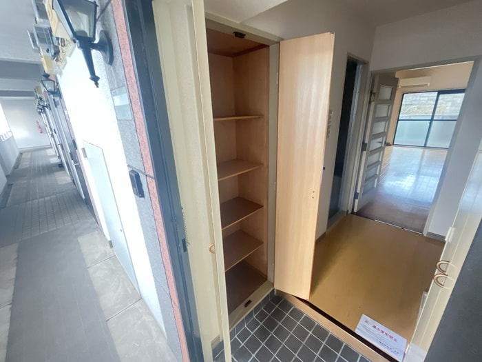 靴箱 ｵｰｸﾗﾝドｱｻｰﾄ折尾