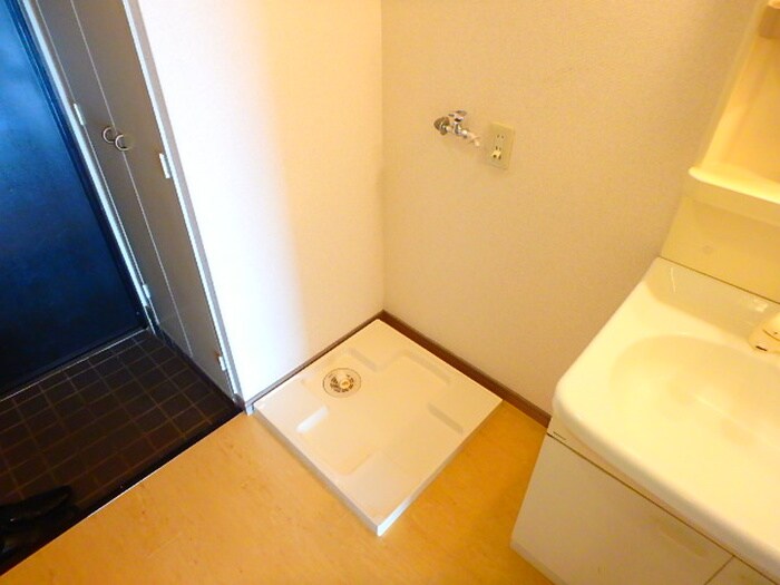 洗濯機置場 ｵｰｸﾗﾝドｱｻｰﾄ折尾