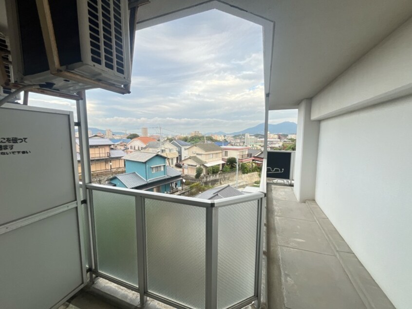 室内からの展望 ｵｰｸﾗﾝドｱｻｰﾄ折尾