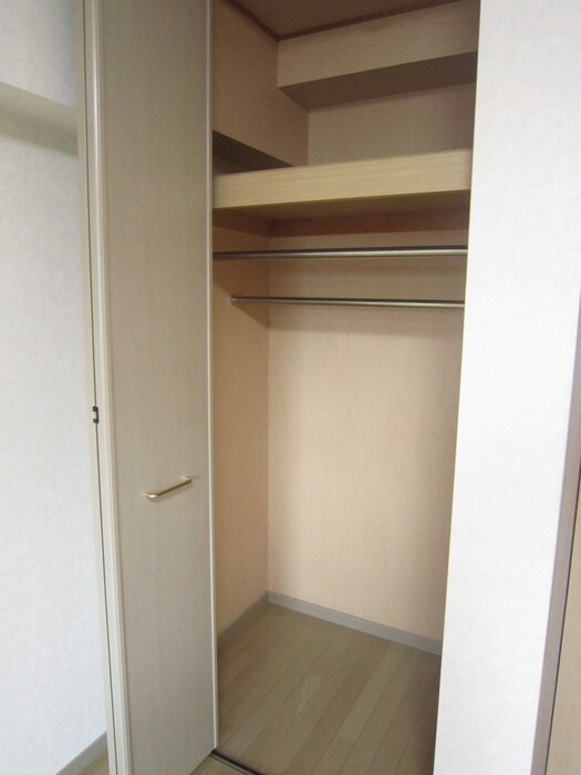 収納 プレデュパルク壱番館