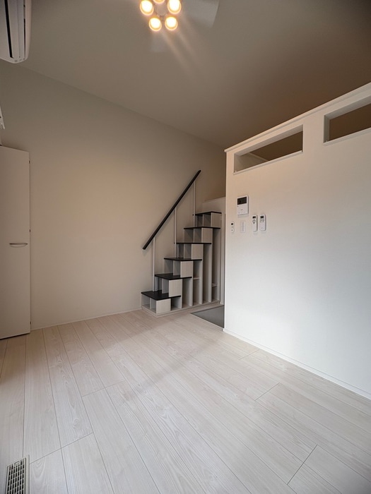居室 Ｄ．Ｉ．Ｊ．ＨＯＵＳＥ