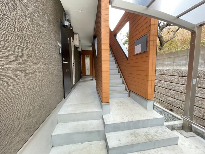 エントランス部分 emigrand-HK湯野原