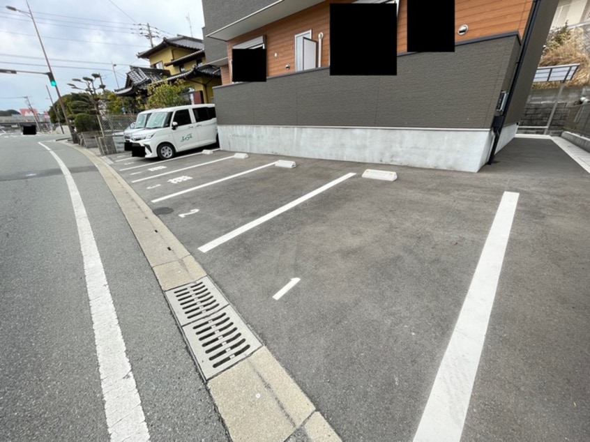駐車場 emigrand-HK湯野原