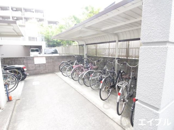 駐輪場 ルレーヴ七隈