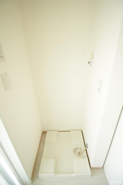 洗濯機置場 ｱｲﾗﾝﾄﾞﾀﾜｰｽｶｲｸﾗﾌﾞC棟(425)