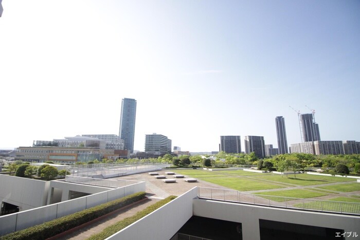 室内からの展望 ｱｲﾗﾝﾄﾞﾀﾜｰｽｶｲｸﾗﾌﾞC棟(425)