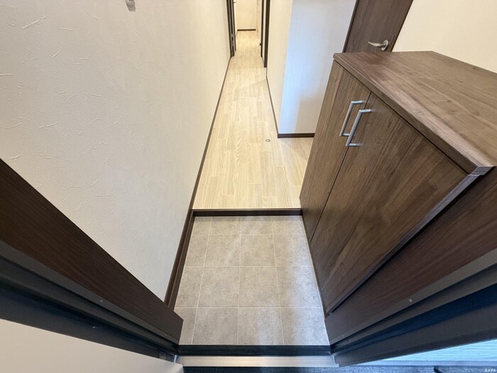 玄関 Le Lien Blanc 空港前