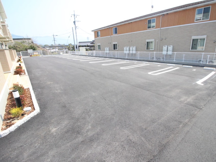 駐車場 ラ・メゾンカプリス