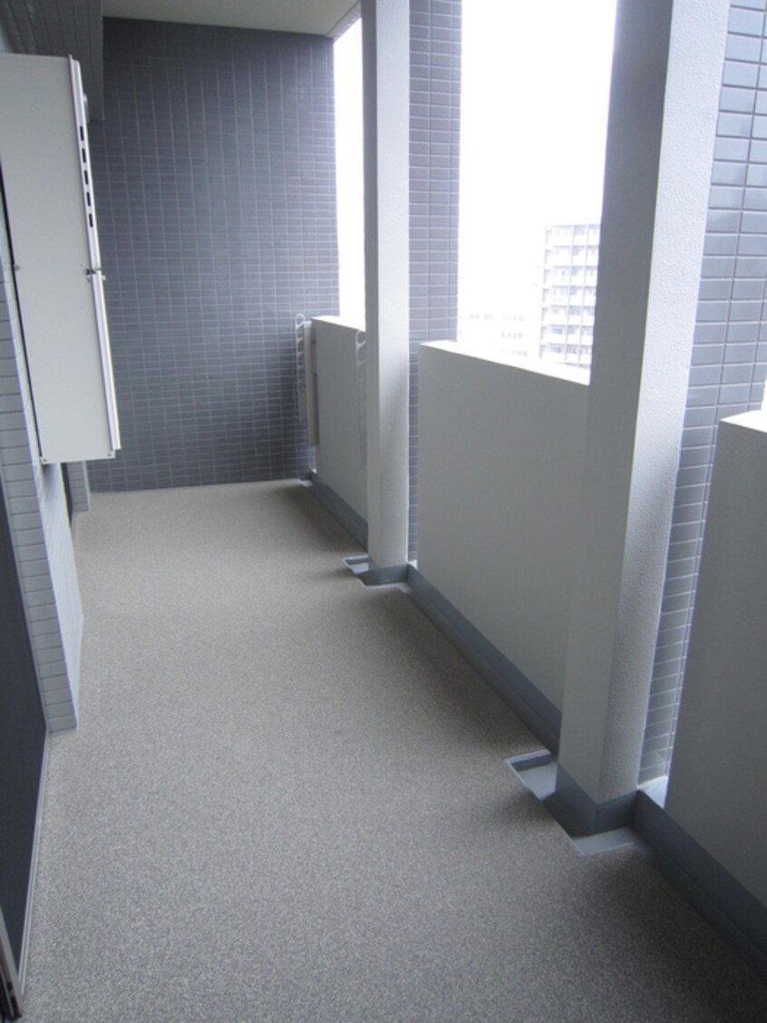 ベランダ・バルコニー ｴｸﾞｾﾞ博多ｺﾝﾄﾞﾐﾆｱﾑ（1111）