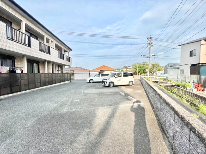 駐車場 ルミエール伊左座B棟