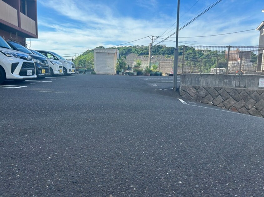 駐車場 ノイベルグ　MS