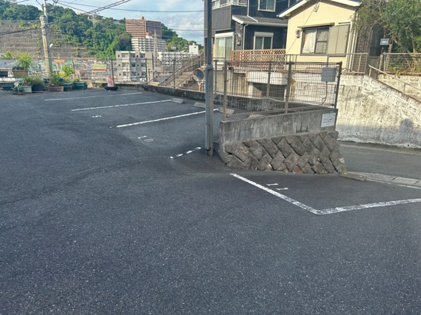 駐車場 ノイベルグ　MS