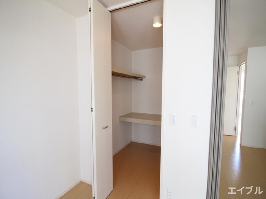 収納 アヴニ－ルＮＡＫＡ