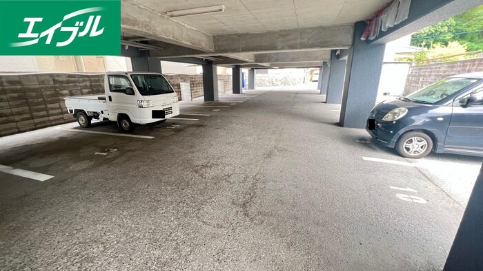 駐車場 セルシオ近大東