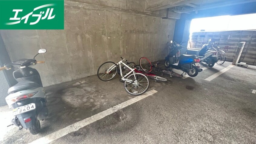 駐輪場 セルシオ近大東