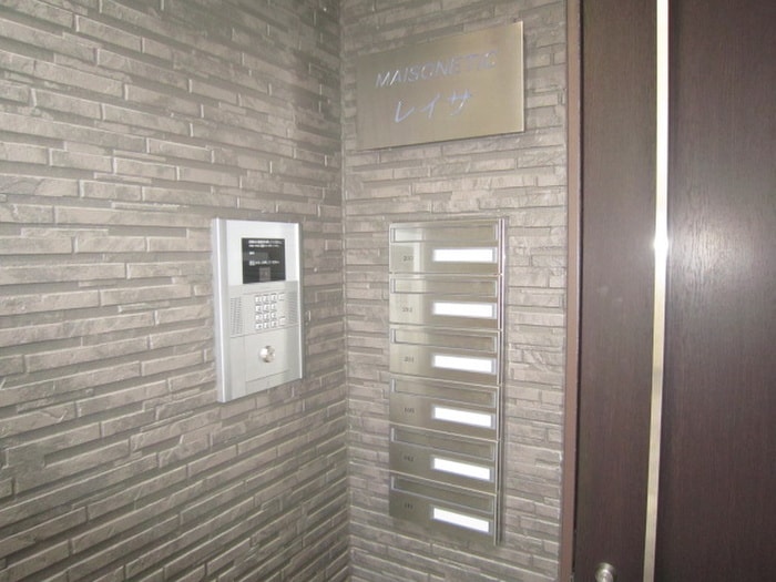 エントランス部分 MAISONETICレイサ