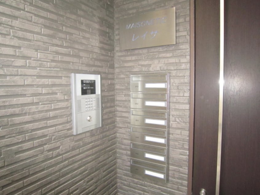 エントランス部分 MAISONETICレイサ