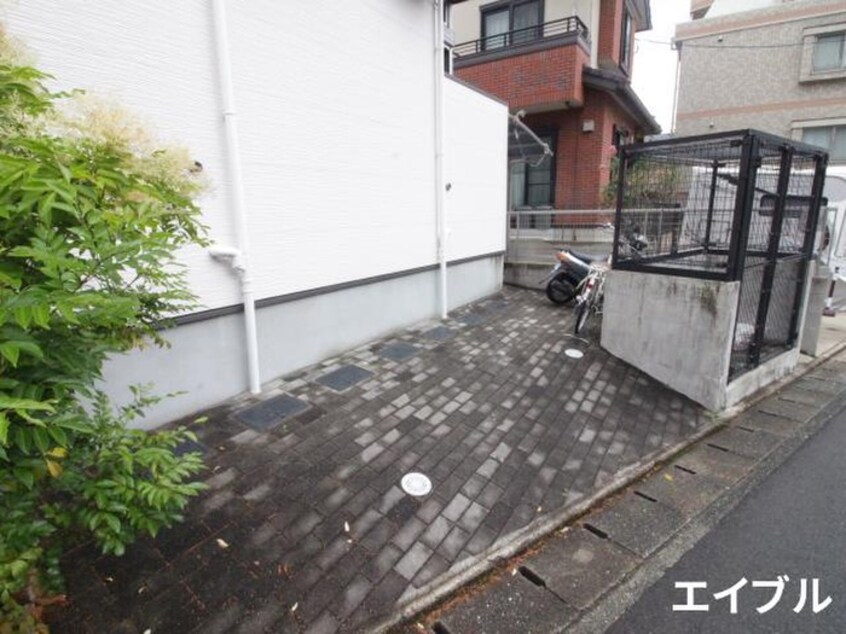 駐輪場 南片江ルクス