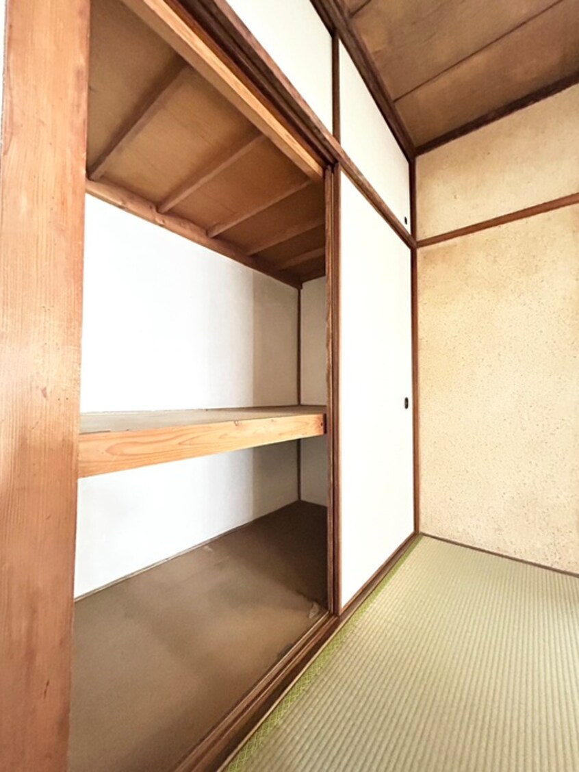 収納 正津町アパート