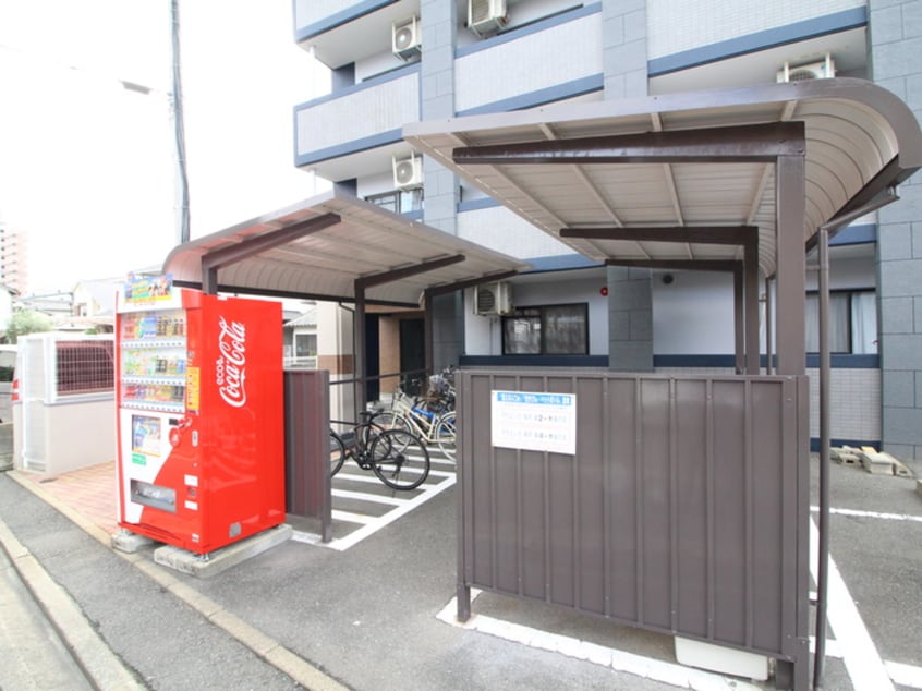 駐輪場 ラ・リヴイエール