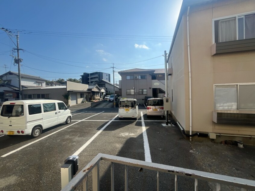 室内からの展望 新緑とそよ風のラテⅡ