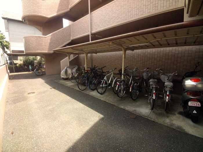 駐輪場 スカ－ル賀茂