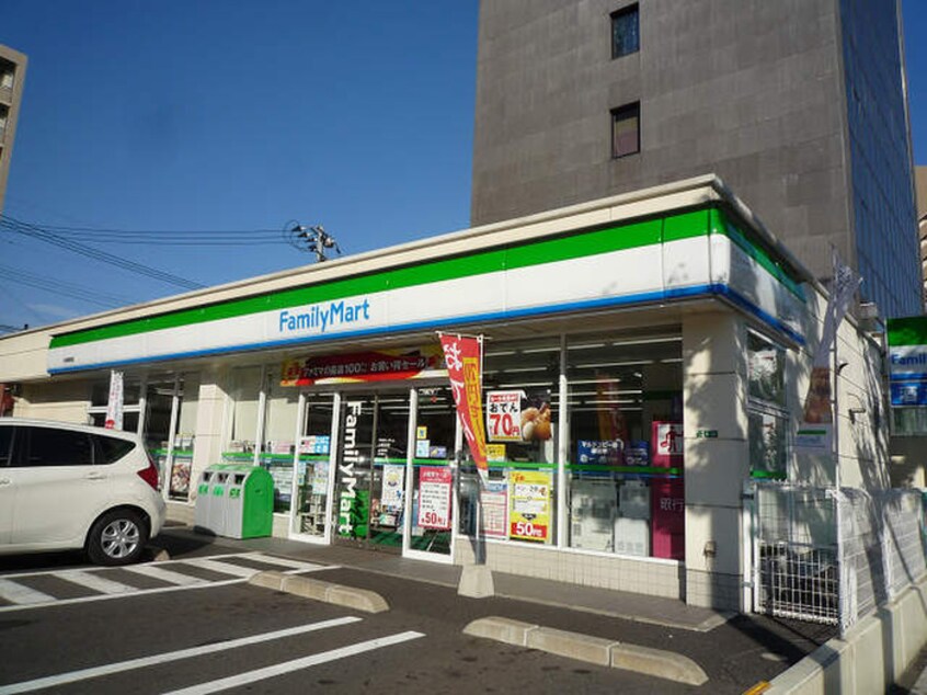 ファミリーマート砂津店(コンビニ)まで100m ヴィ－ラブライト