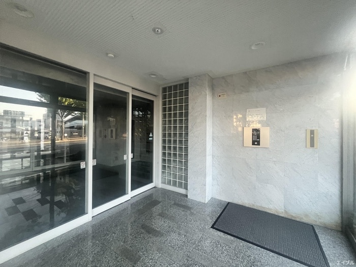 エントランス部分 ア－ルヴェ－ル