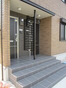 エントランス部分 ブルースター