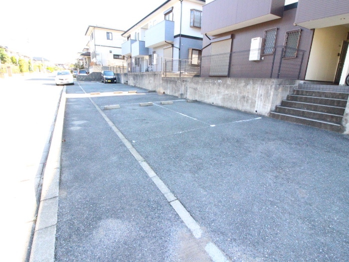 駐車場 ニューウイングハイツ　F