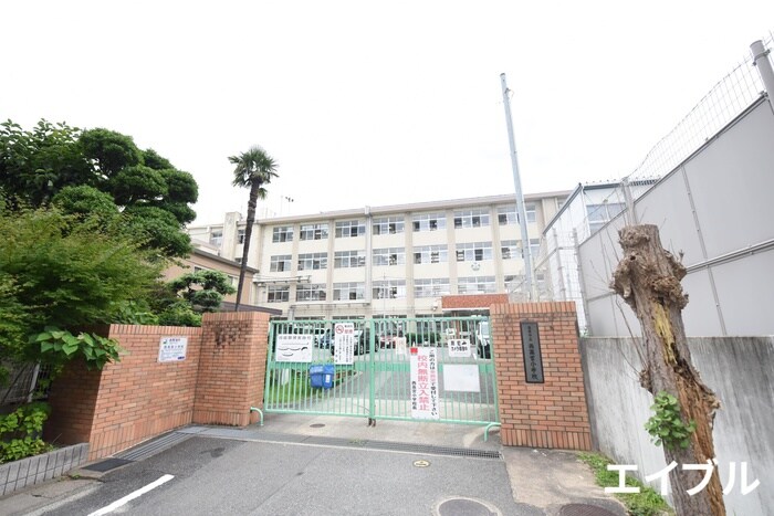 西高宮小学校(小学校)まで130m 脇坂マンション