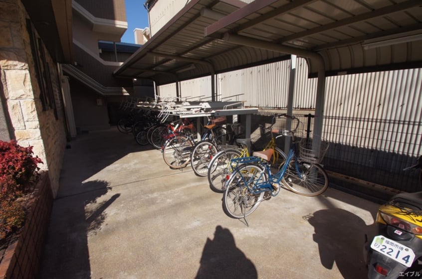 駐輪場 サニーサイドアップ