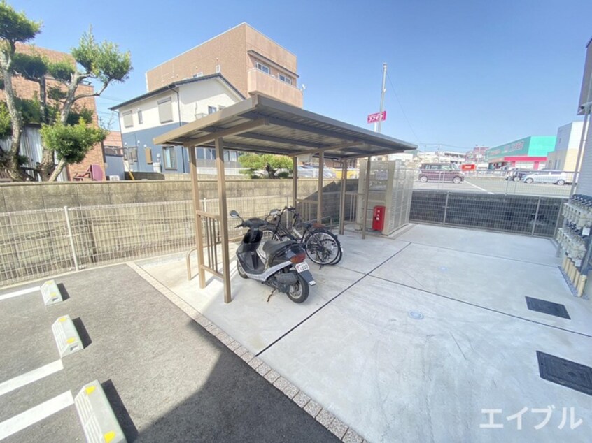 駐輪場 D-roomクレスト国分