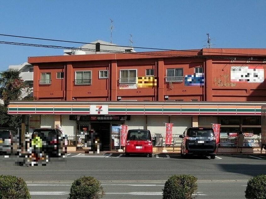 セブンイレブン小倉神岳2丁目店(コンビニ)まで691m アクシオ足立