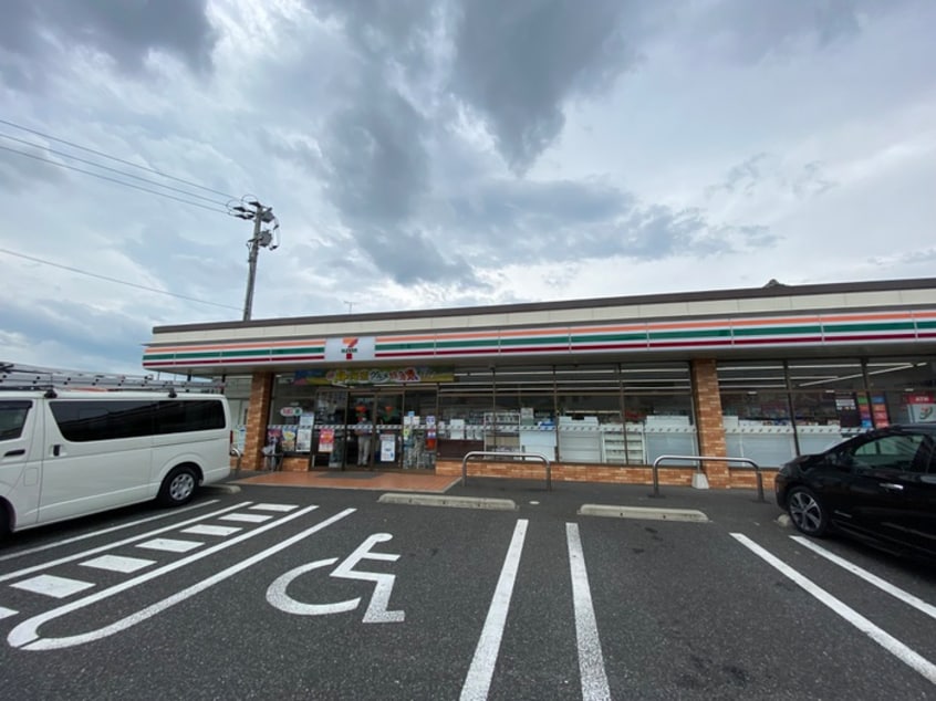 セブンイレブン小倉横代店(コンビニ)まで800m リバーサイド