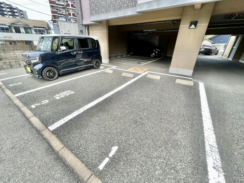 駐車場 ＳＥＳＳＩＯＮ穴生