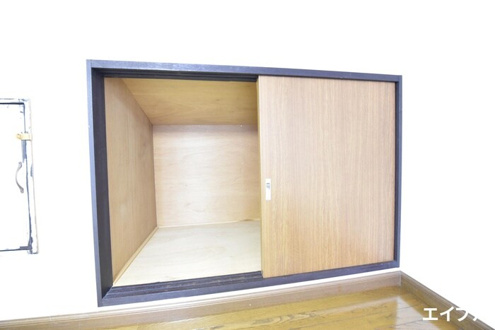 収納 シャイニ－春日