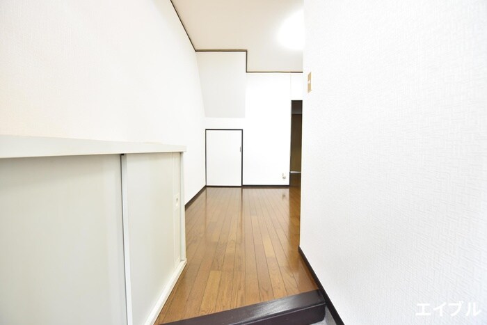 廊下 シャイニ－春日