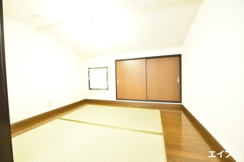 居室 シャイニ－春日