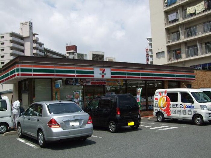 セブンイレブン小倉三萩野2丁目店(コンビニ)まで230m ロイヤルマジェスティ