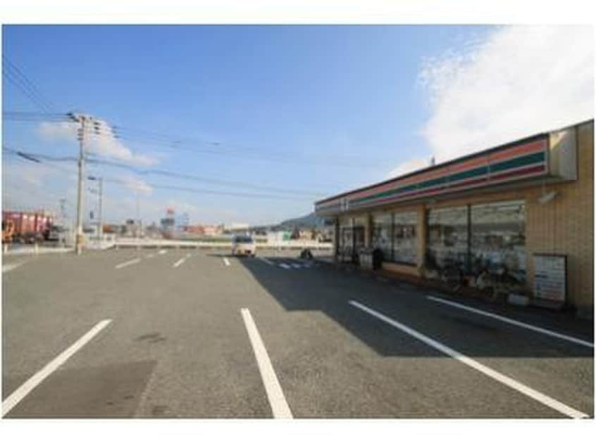 セブンイレブン小倉くさみ店(コンビニ)まで600m サン・ヴィレッジＣ