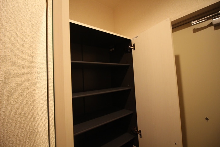 靴箱 ロザⅡ　A棟