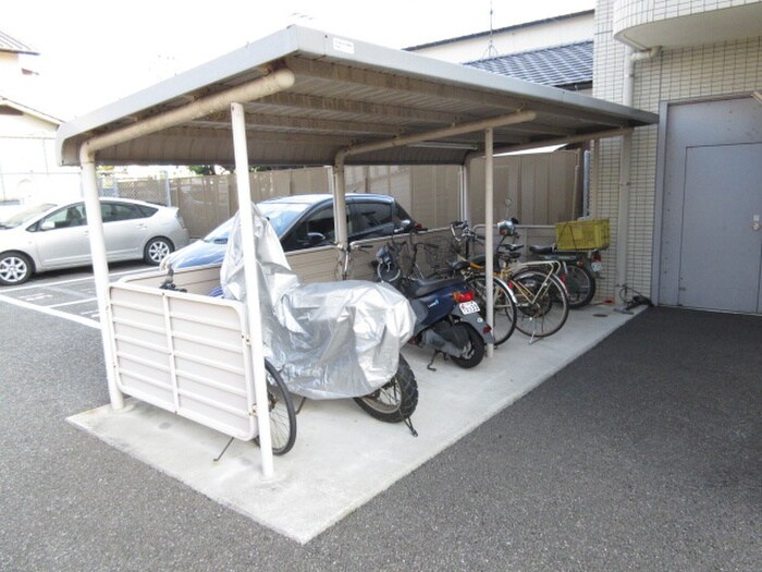 駐輪場 リバ－サイド古賀