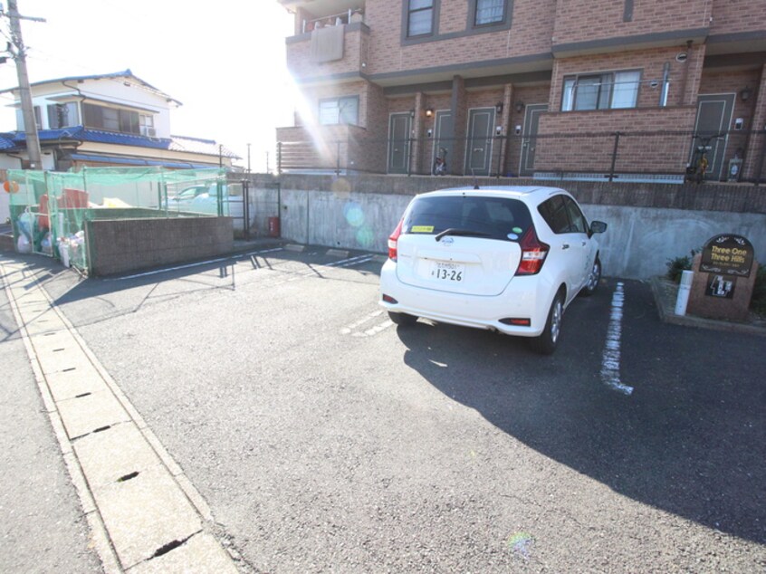 駐車場 スリーワンスリーヒルズD