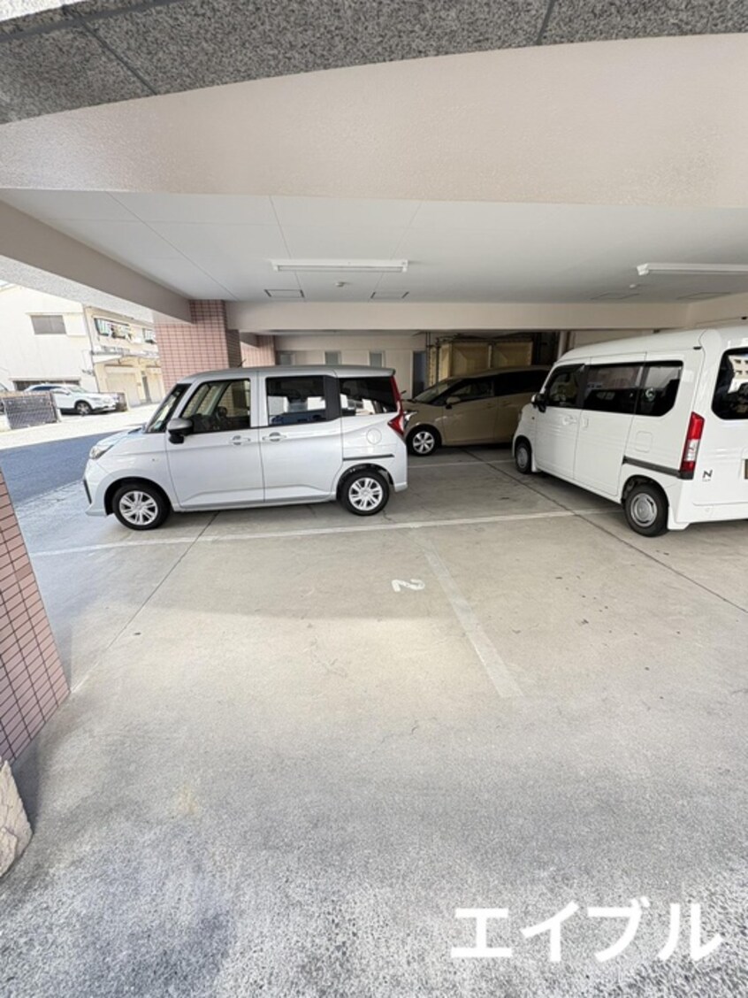 駐車場 mojoca BUILDING